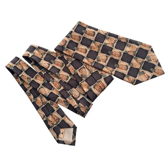 Vintage Tommy Bahama tropical pineapple checkerboard print tie 4.25” w - Picture 4 of 5